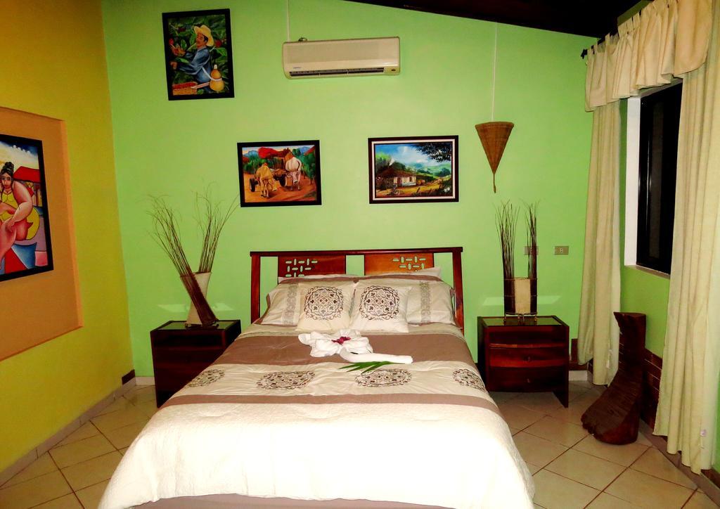 Hotel Vagabondo La Fortuna Exteriör bild