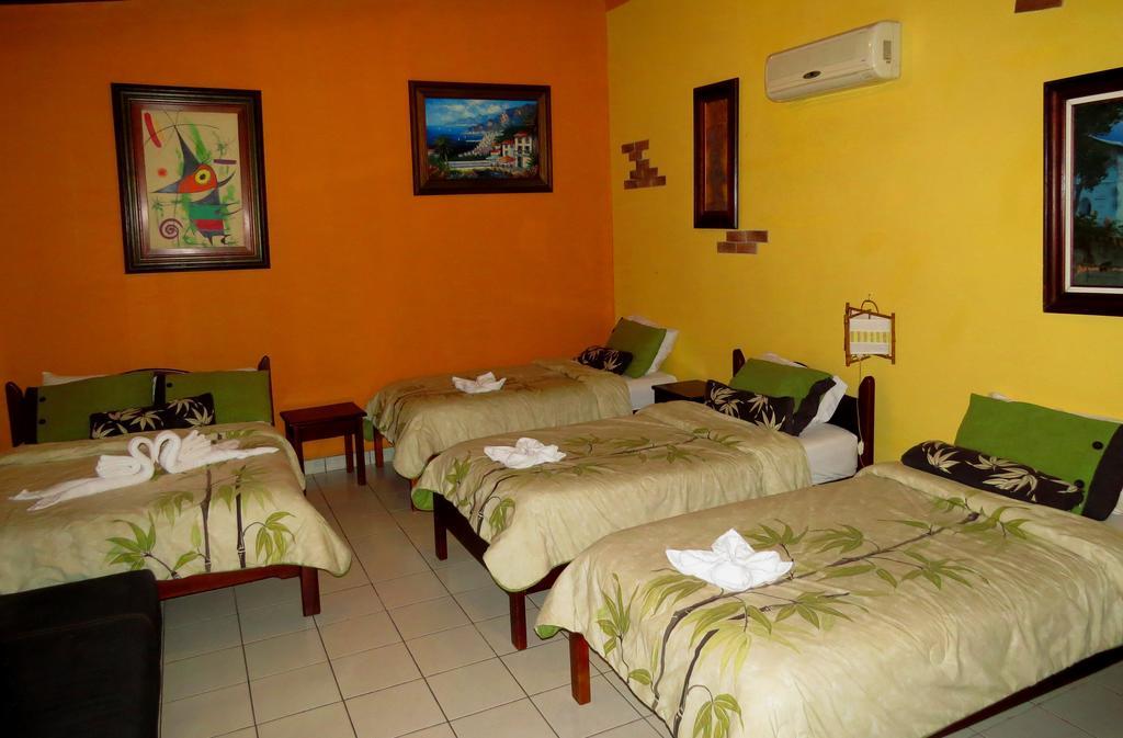 Hotel Vagabondo La Fortuna Exteriör bild