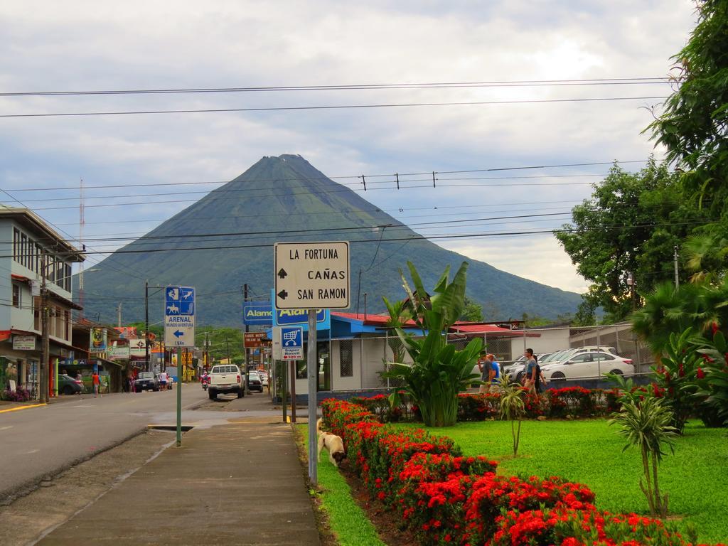 Hotel Vagabondo La Fortuna Exteriör bild