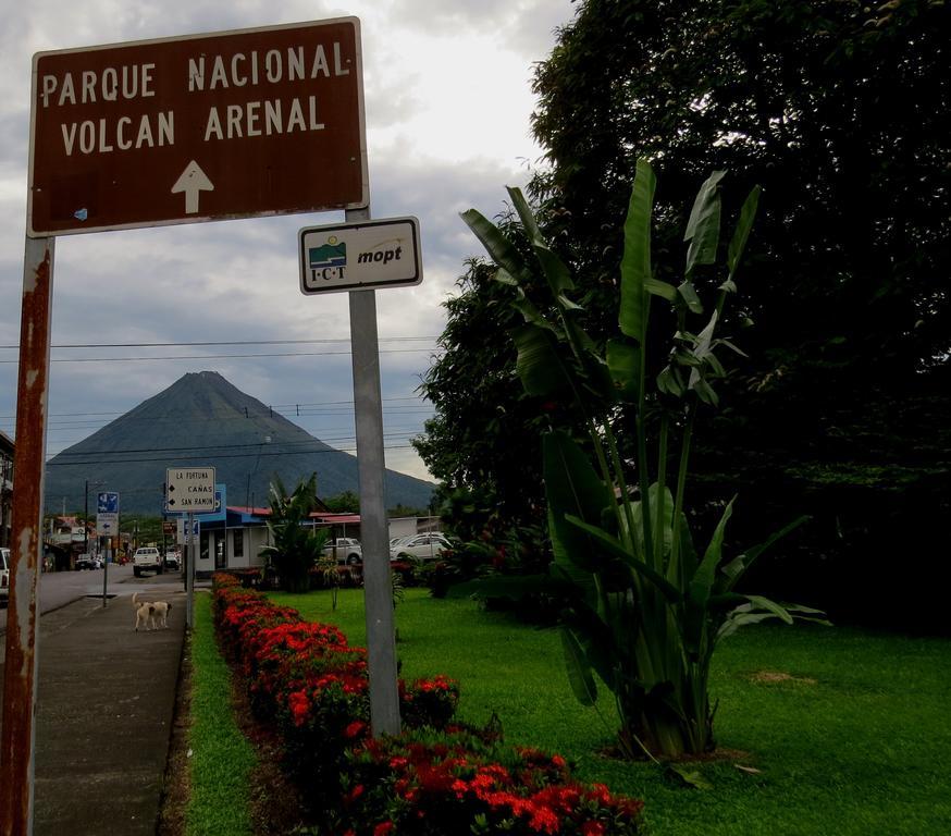 Hotel Vagabondo La Fortuna Exteriör bild