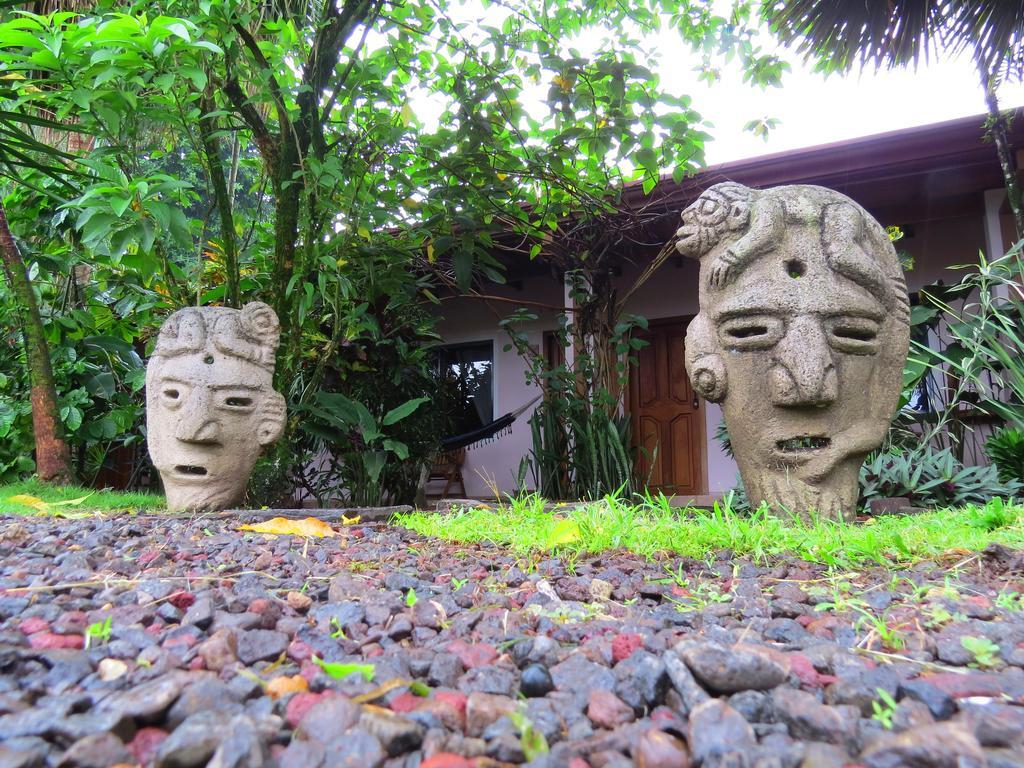 Hotel Vagabondo La Fortuna Exteriör bild